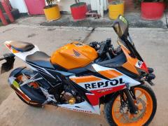 HONDA CBR 150R